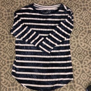 3/4 length sleeve tee with round hem